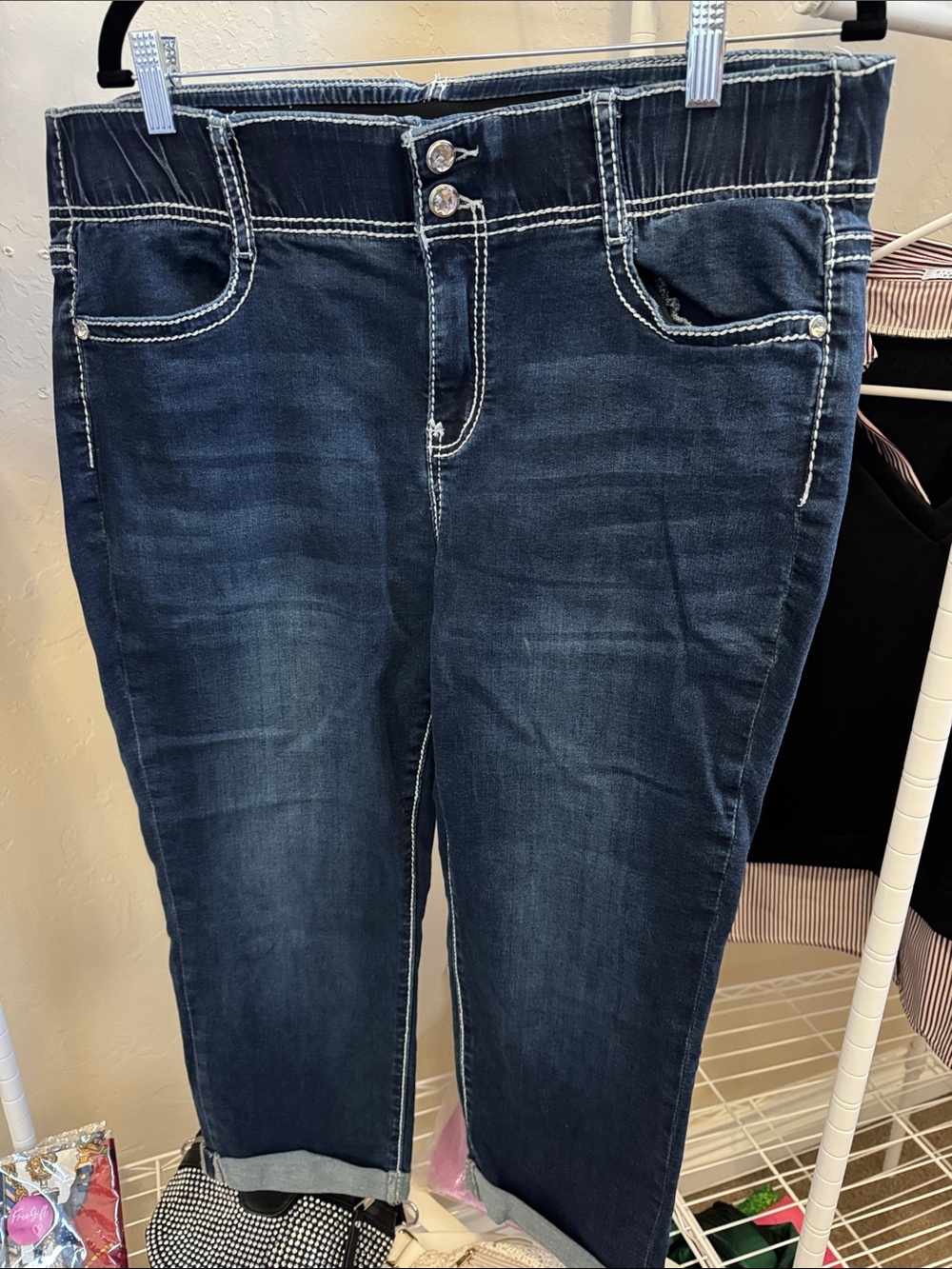 Apt 9 size 16 Dark Wash Women’s Jeans with Contrast Stitching